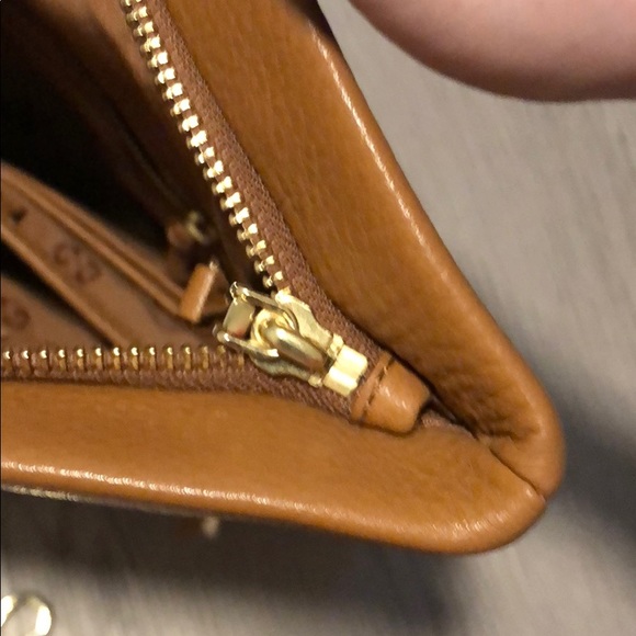 Tory Burch Crossbody - Picture 8 of 11